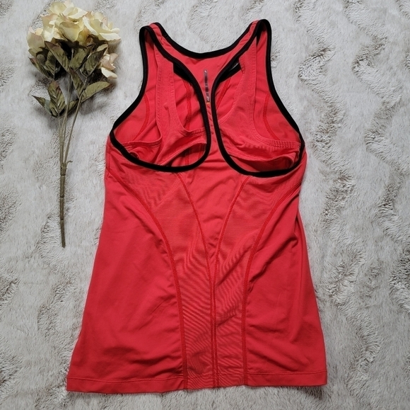 ✨CL LoleMontreal Red Sleeveless Racerback Atheltic Wear Tank Top Black Trim Sz M - Picture 8 of 11